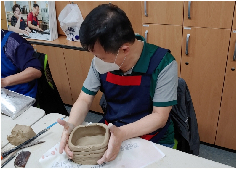 도자기를 만드는 사람들 도자기를 만드는 사람들