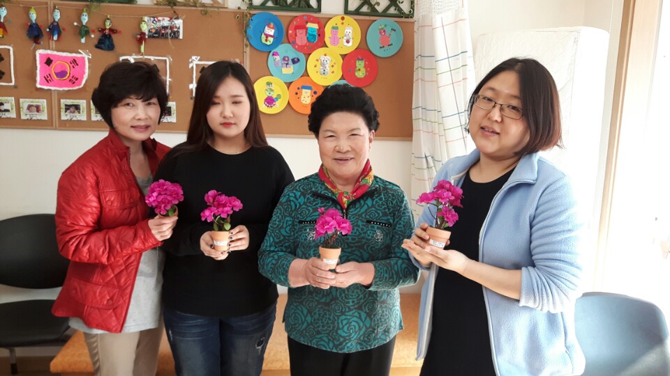 주간보호센터 부활절 절기나눔행사가 진행되었습니다. 주간보호센터 부활절 절기나눔행사가 진행되었습니다.