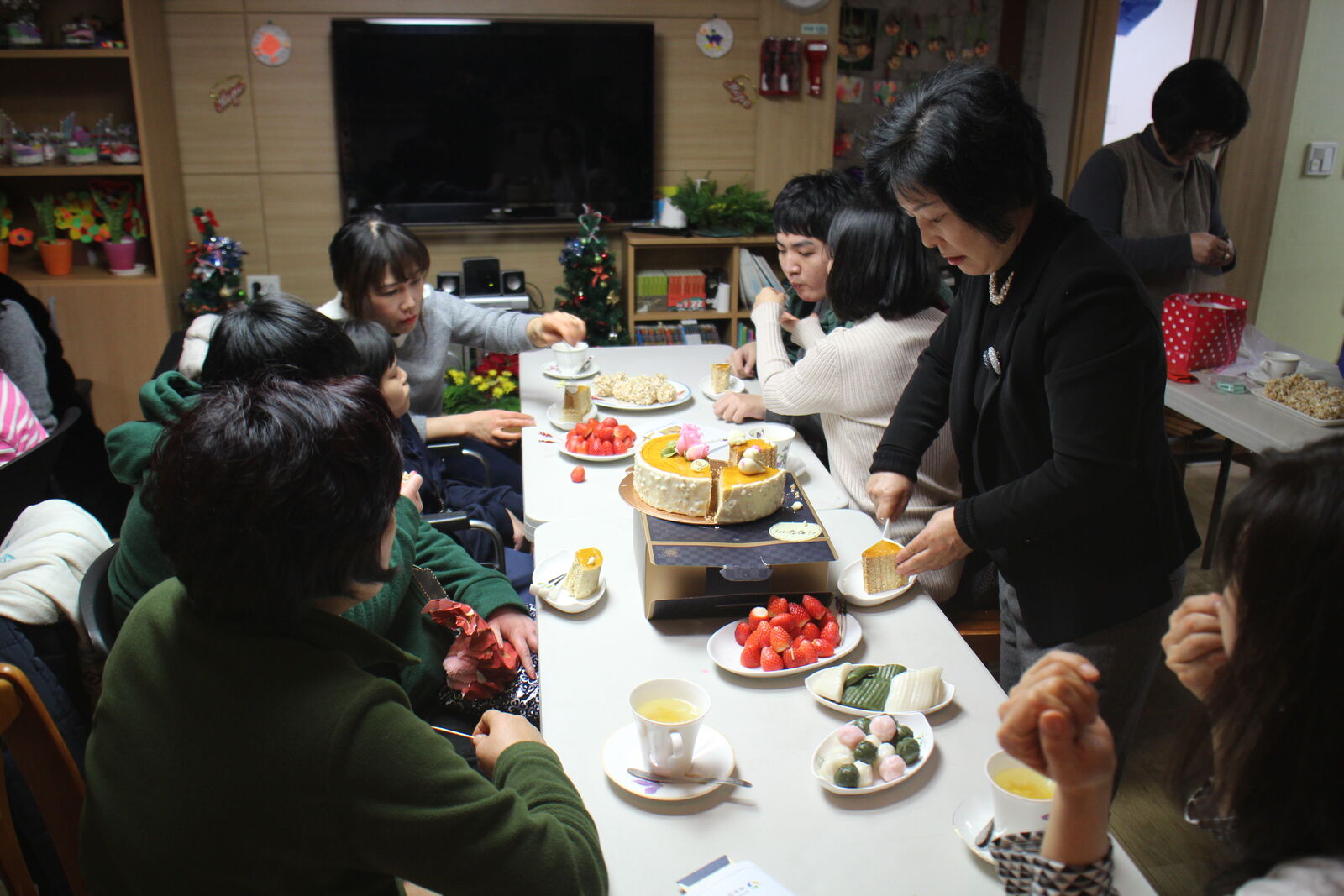 주간보호센터 송년잔치가 진행되었습니다.